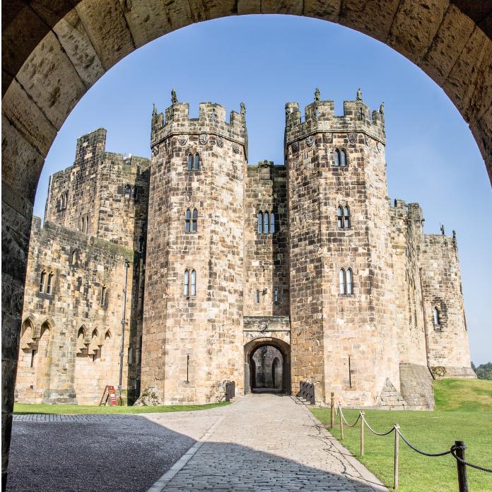 Top UK holiday destinations to visit by coach in 2025